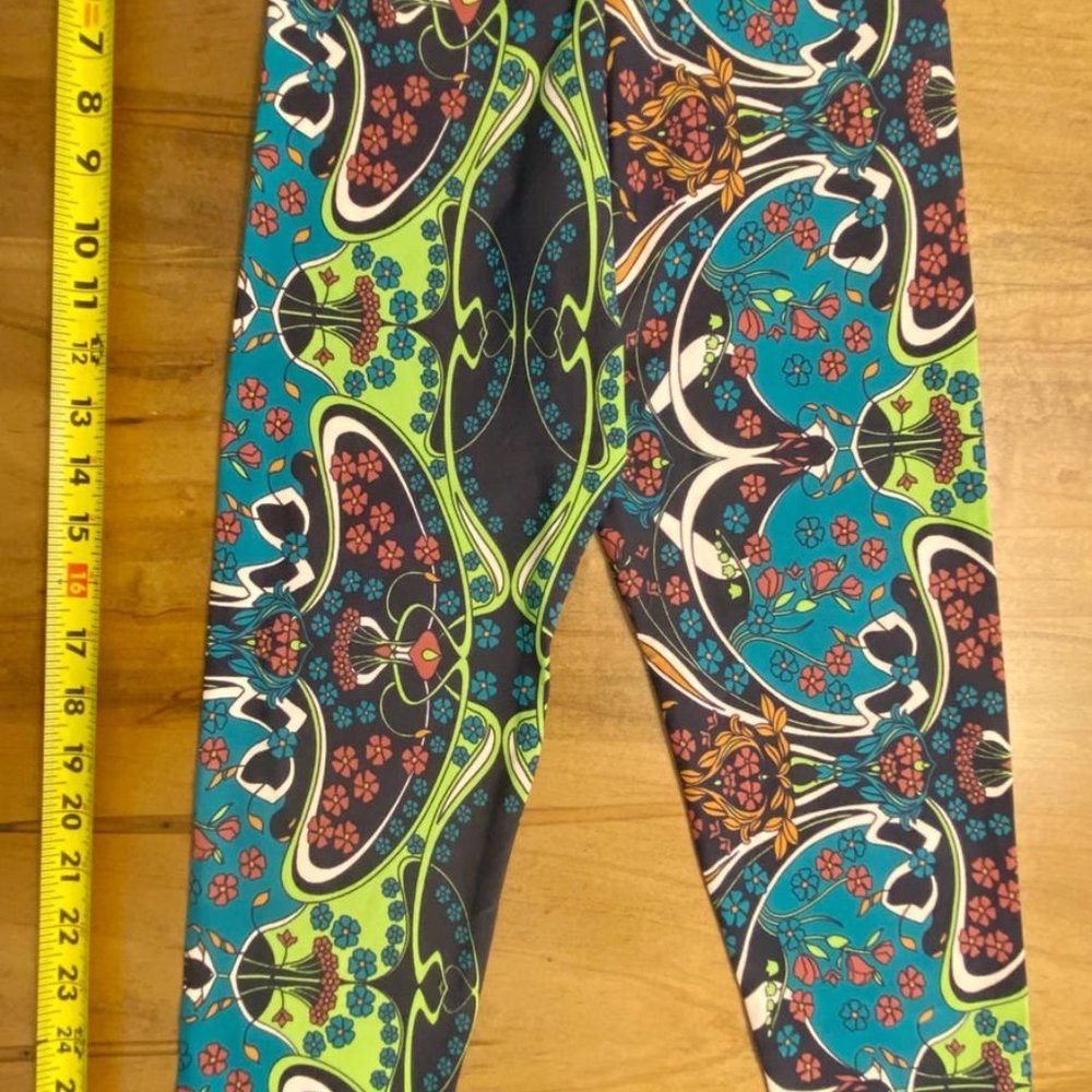 Liquido Size Small Super Cool leggings